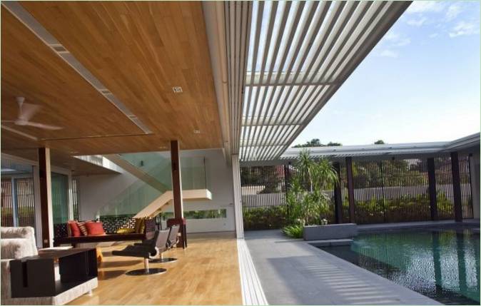 ONG&amp;ONG Singapore's 9 Jalan Siap Villa mit Zugang vom Wohnzimmer zum Pool