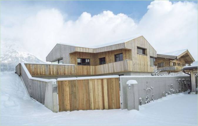 Eine zu einem Haus umgebaute Scheune in Österreich