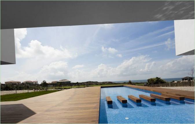 Casa PDR 385 ist ein freistehendes Haus mit einem schönen Golfplatz in Leiria, Portugal