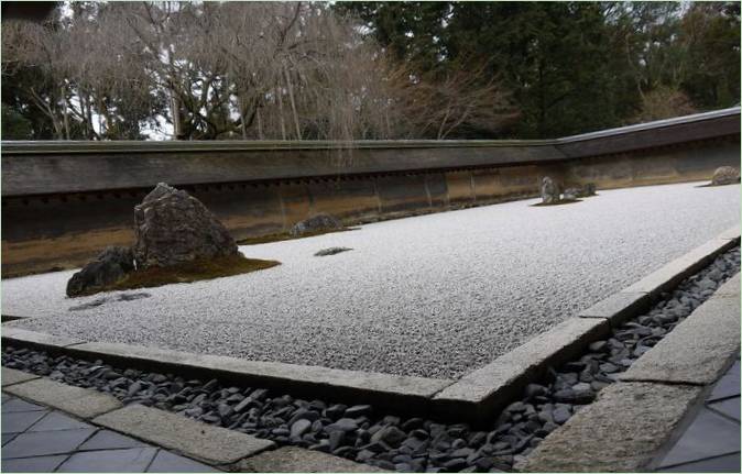 Japanischer Steingarten auf dem Landgut