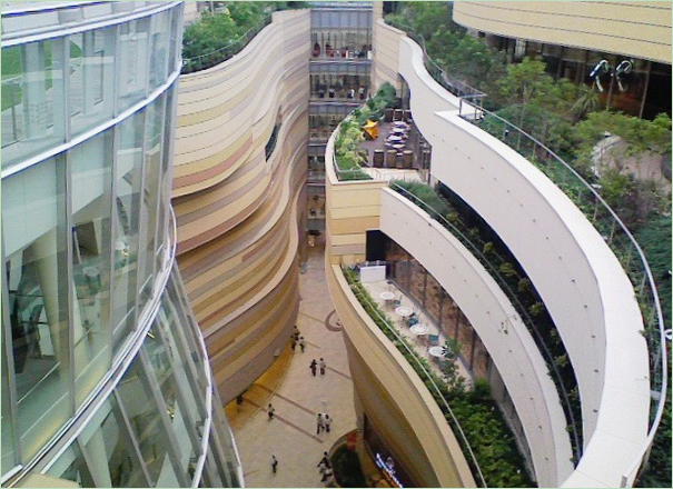 Namba Parks Gärten in Osaka