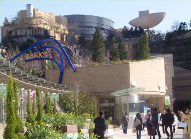 Namba Parks Gärten in Osaka